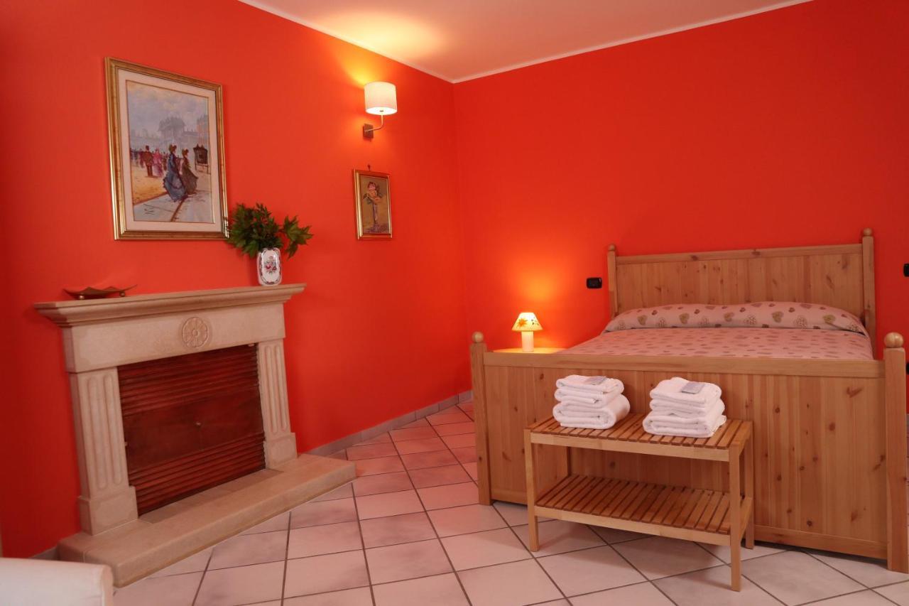 B&B La Casa Del Sole Controne Buitenkant foto